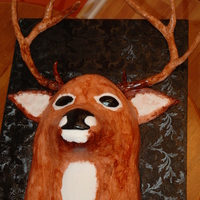 Deer Head For Groom's Cake Groom must love to hunt! I thought this was pretty funny - had a ball making it. Thanks for the inspiration to all of those who have done...