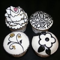 Black And White Themed Cupcakes 