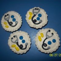 Doctor Cupcakes Stethescope and pills all buttercream