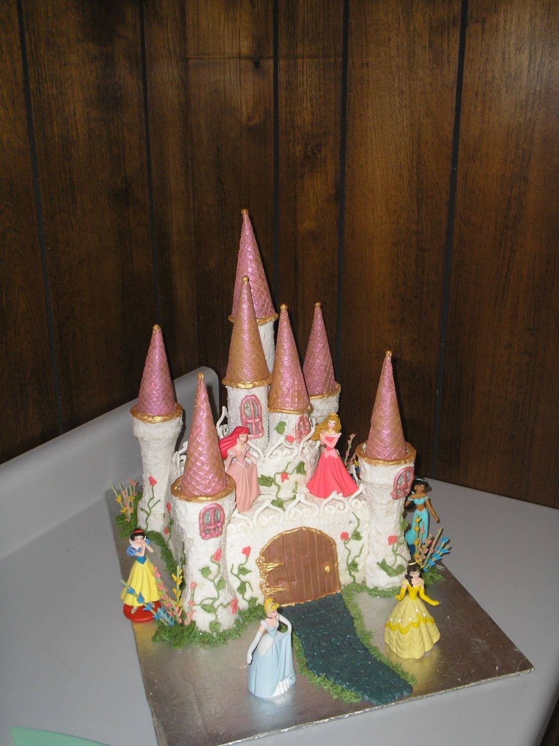 Princess Castle Cake I am a new member of this site after searching all the great ideas for castles located here! This is my first castle cake that was inspired...