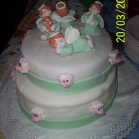 Bautizo Joaquin Esta torta se la hice a mi bebe cuando lo bautizamos en Marzo de este a&ntilde;o 2010, la idea original eran los angeles en cada piso,...
