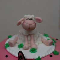 Sheep made with gumpaste