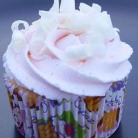 White Chocolate Raspberry I have forgotten who posted about using the White Chocolate Raspberry Creamer in cake but thank you! I also used some in the buttercream--...