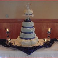 Butterflies This was my first try at MMF. My daughter picked out 3 things she likedon different cakes on Peggys "New England Coture Cakes"...