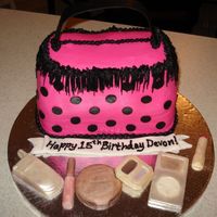 Hot Pink And Polka Dot Purse I finally had an opportunity to try a purse cake. I really liked doing this, and the candy accessories were so easy! I really struggled...