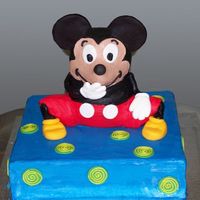 121105300276682.jpg all buttercream with fondant acents