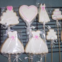 Bridesmaid Cookies Another pic of the cookies for my bridesmaid bouquet. Almond NF with MMF and royal details.