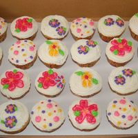 Fun Birthday Flower Cupcakes The cupcakes that went with the Fun Birthday Flowers cake.