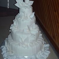 Pleated Cake, My first wedding cake! The bride was VERY happy! A big THANK YOU for MELYSA and HELIPOPS ( for not only teaching me but for sharing the...