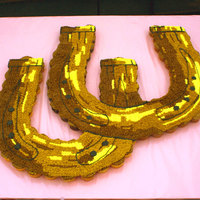 Twin Clydesdales Birthday Party This pull-apart "logo" cake was made for the public birthday party for the "Twinsikins", twin Clydesdale horses (...