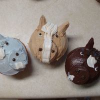 Horse Cupcakes These are some cupcakes I made for an event my mom put on for her horse tack store. The "bay" horses are chocolate cake, the &...