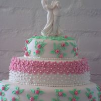 Round Weddingcake. A simple weddingcake. Easy and nice to make.