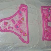 Dscn0057.jpg I just used a banana cake mix and hand drew the bikini nothig special just an idea that came to my head.
