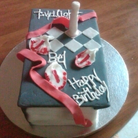 Twilight Twilight Cake- white cake with butter cream frosting. Book cover and other decorations made of colored fondant.