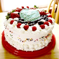 Pi?a Colada Cake I love this recipe - it had 7-up, pineapple juice and coconut coffeemate in the batter. Super moist and dense. I made homemade pineapple...