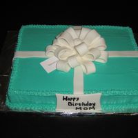 Img_0018.jpg Birthday cake for mom. She always wanted something from Tiffany's