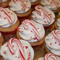 Peppermint Candycane Cupcakes 