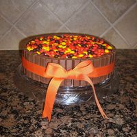 Fall Cake I took this idea from a cake posted by Launa. It is easy and fun to make. The cake was white with pineapple and walnut filling.