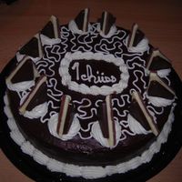 Tchuss CSM: This cake had me in tears, it would not come out the way I planned. So I did this design as a last ditch attempt at SOMETHING pretty....