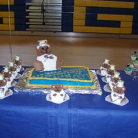 Kindergarten Graduation Teacher bear and little bears for my daughters graduation it was a HUGE hit!!!