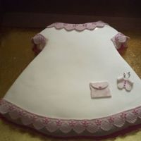 Dress Ponque decorado con pasta laminada.