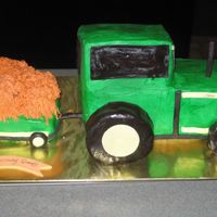 John Deere Tractor I made this for my father-in-law's birthday. (My in-laws live on a farm) Inspired by Boween's great tractor cake. WASC cake,...