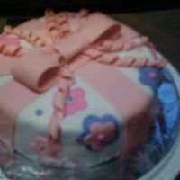 100_0633.jpg again sorry about how blurry it is...this is one of my cakes for my cacke class...my favorite