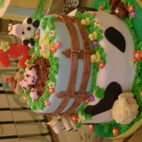Granja pastel de mantequilla con adornos de fondant y lo animales tambi&eacute;n