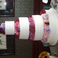 Flowers ivory buttercream with fresh flowers