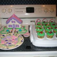 Easter Cake/cupcakes/cookies My Easter goodies for family dinner.