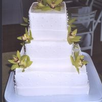 Green Orchid This was simple but nice to make. Beautiful green orchids, on the cake and in the brides hair. Magnificent!