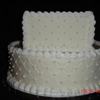 Square/round Diamond Impression With Pearls Cake dummy with diamond impression and pearls.