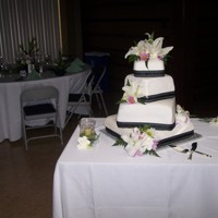 Black And White Wedding Cake K I am kinda embarrassed I have only been decorating for about an year no classes cant afford them right now and this was my first time...