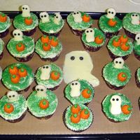 Dsc02322-1.jpg Halloween cupcakes for my son's preschool party tomorrow. I took those peanut butter cookies you can buy (100 calorie packs) broke...