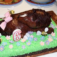 Horsey This was my first attemp at covering a 3-D cake with regular icing. I clearly need more practice.