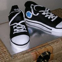 High Top Tennis Shoes Teenagers birthday cake. Fondant is amazing......