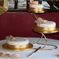 Golden Wedding Anniversary i bought the main cakes, but did the decorations for this. first time doing arum lily