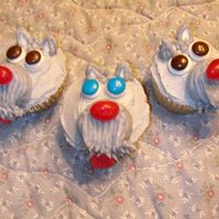Pupcakes Cupcakes with buttercream/candy accents. Not my original creation.