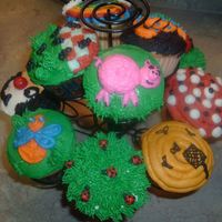 Buggy Cupcakes Made these cupcakes for my cousin's little boy turning 5 years. Bug hit!