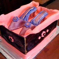Shoebox Cake I used chocolate fondant for the box, and "glued" it with chocolate royal icing. I should have used gumpaste to make the box...