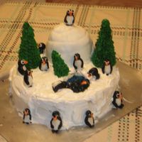 Penguin And Winter Scene Taken from a bunch of lovely versions from CC. It was a lot of fun to play with fondant for the first time and I thrilled my roommate with...