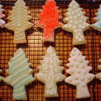 Tree Cookies 2 Last year we wanted to decorate modern looking tree cookies. Kind of like the target ads we saw. They were a big hit