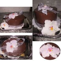 Diabetic Orchid Cake This is a diabetic cake, 0 sugar, and the icing doesn't tip on like BC would, hince why it's edges are so plain. It doesn't...