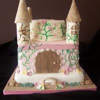 First Castle Cake Sponge base, Vanilla and chocolate middle and Plain vanilla sponge on top. This was a nightmare for me to complete, but I thot it was worth...