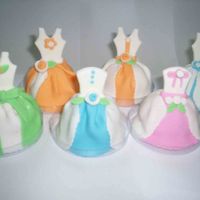 Fashion 4 Cakes This is a fashion show by cupcakes