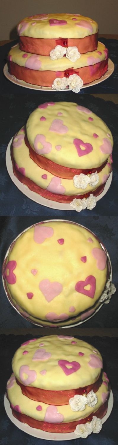 Eva's Ninth Whell i nailed this one:DIts a chocolate cherry cake...with fondant toping on it...and i used a red bow...or adleest that how it looked...