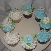 Cupcakes Baptism Cupcakes. Buttercream icing and royal icing decorations