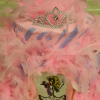 Drag Queen This was for a drag queen's birthday. He loves pink but the feathers covered up all the details around the cake. I had shoes, crowns,...