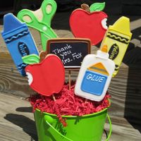 Teacher Appreciation Bouquet made for the first Cookie Throwdown Challenge. I ended up making 2 more just like it for all my kids' teachers. Thanks Shelley...