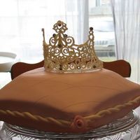 Crown And Pillow This was a triumph for me. I just loved the way that it turned out. My daughter was thrilled, but cakes do not last forever and a little...